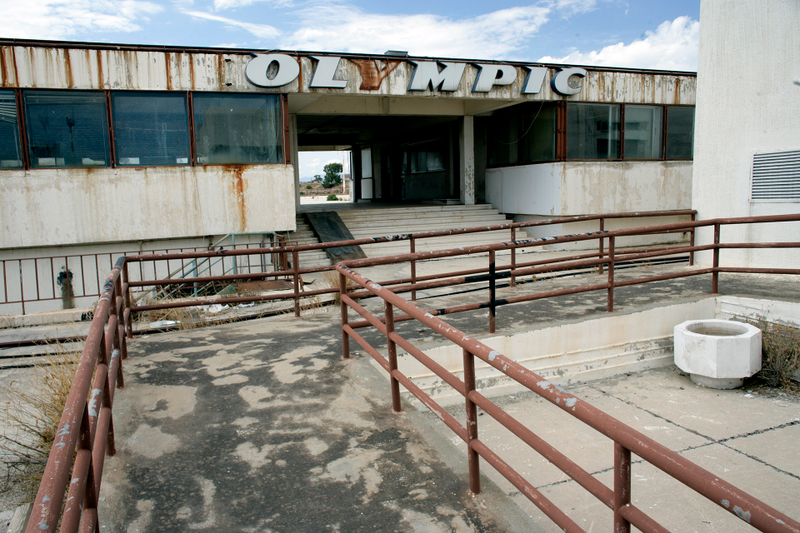 Illustration for article titled Athens' Abandoned International Airport Is Incredibly Creepy